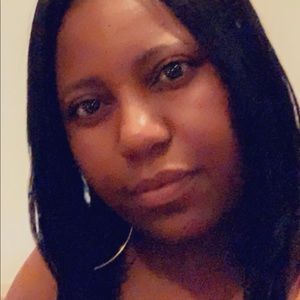 Meet your Posher, Denise